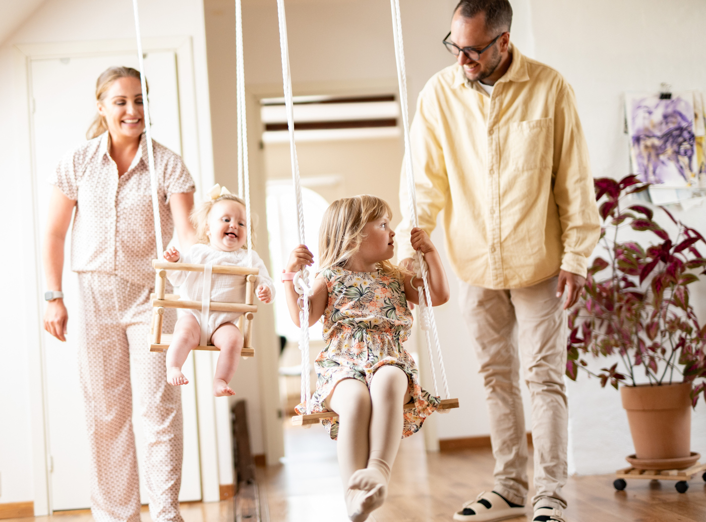 Familjen Anger gungar barn