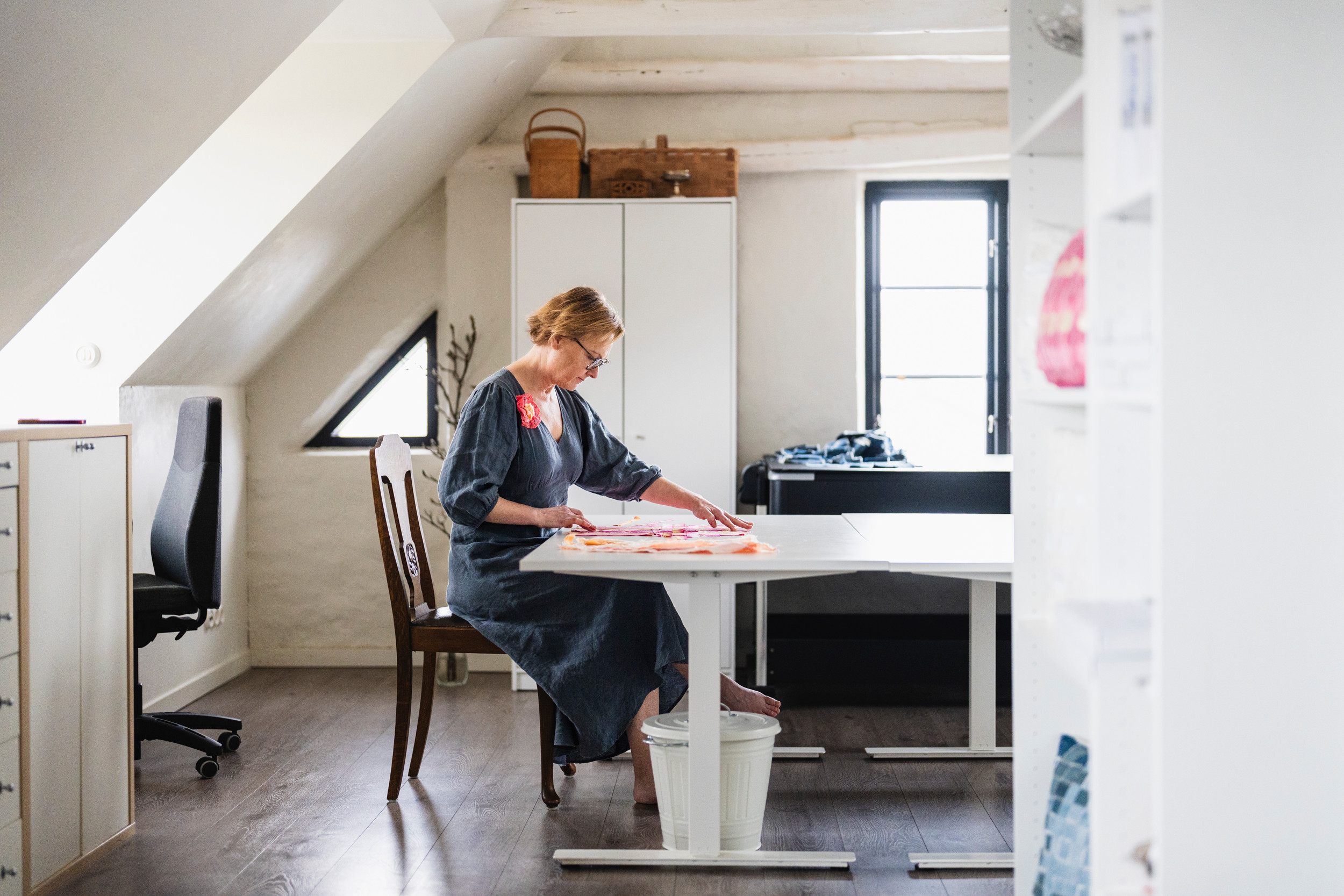 Ann-Charlotte Larsson skapar en kudde