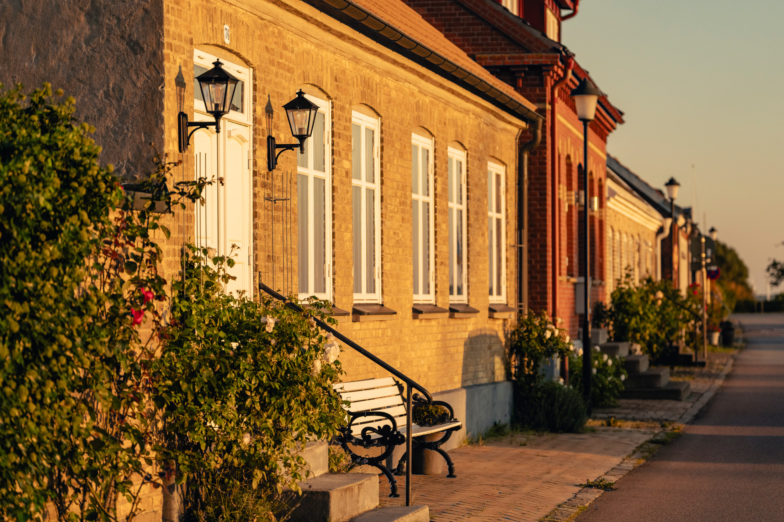 Two pepople are swimming in a pool
