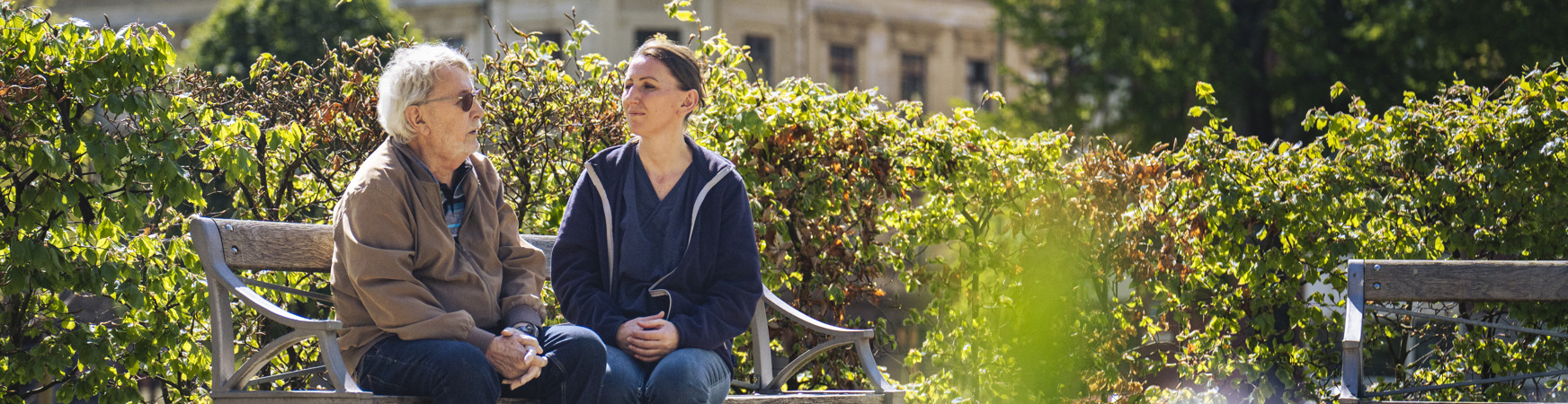 Jobbmässa vård och omsorg – bli en hjälte i sommar!