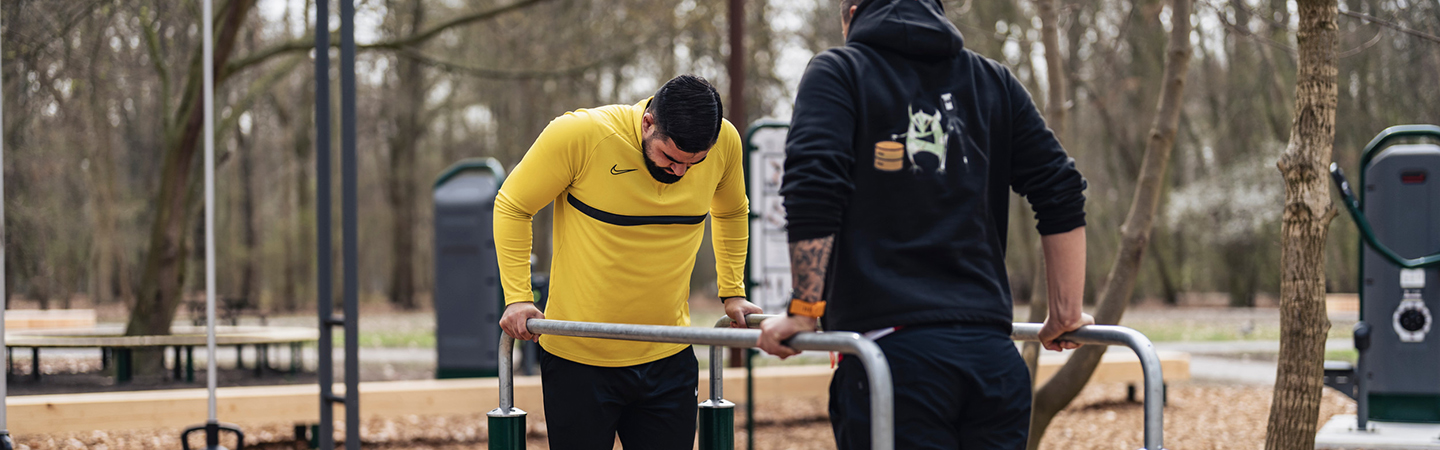 Träna på utegym